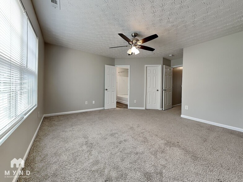 Building Photo - 2330 Marlin Dr