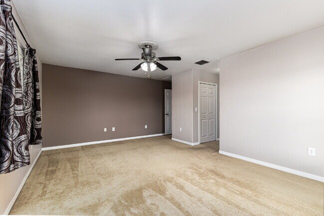 Building Photo - Beautiful 5 Bedroom Two-Story Home for Rent