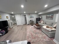 Building Photo - 5830 Henry Ave