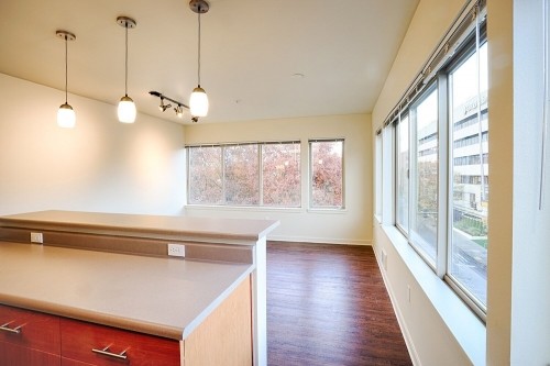 Building Photo - John Court - 2 bedrooms
