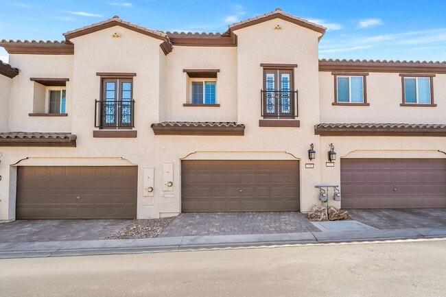 Building Photo - Modern Cadence Living with Designer Upgrades & Resort-Style Amenities!
