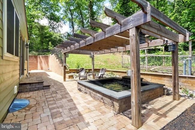 Building Photo - 6526 Dearborn Dr