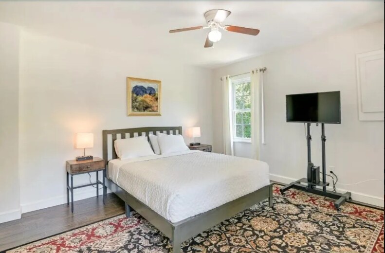 Building Photo - 1625 Front St