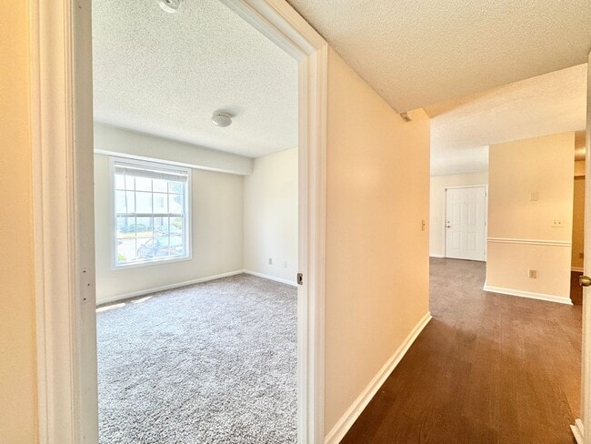 Building Photo - 7123-D W Friendly Ave