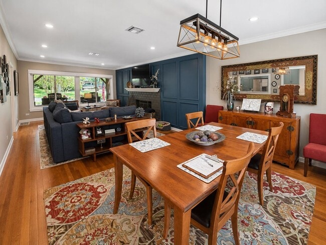 Building Photo - Luxury Terrell Hills Lease with 2025 Remodel, New Salt-Chlorinated Pool & Outdoor Living!  Beauti...