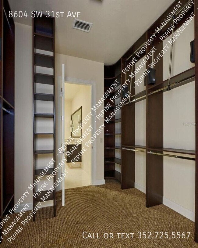 Building Photo - 8604 SW 31st Ave