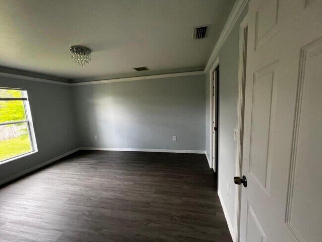 Building Photo - 4877 30th St SW