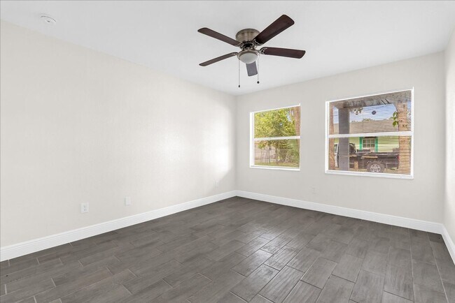 Building Photo - FOR RENT!!! BEAUTIFUL AND FULLY REHABBED 2 BED 2 BATH SINGLE FAMILY HOME (MOVE IN SPECIAL)...