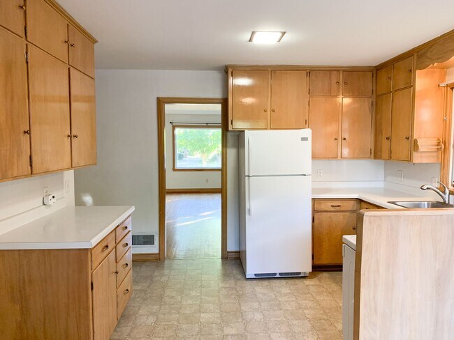 Building Photo - 318 McKinley Ave