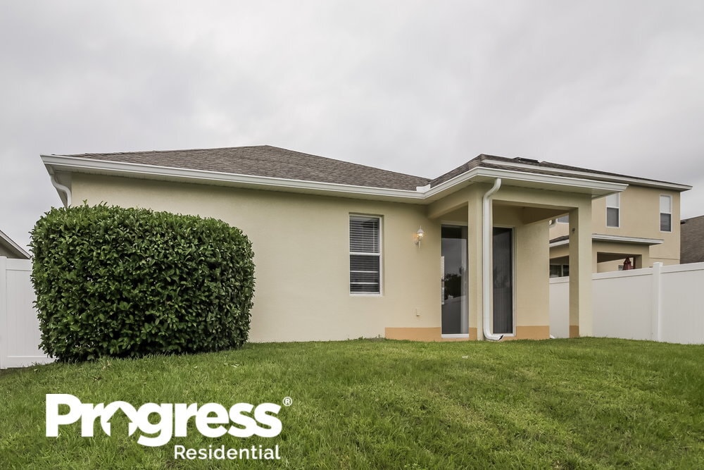 Building Photo - 14742 Stonebriar Way