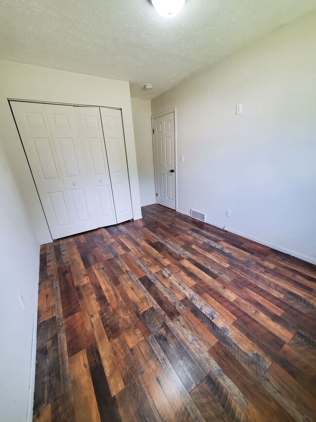 Building Photo - Spacious Four Bedroom Two Bath Home in Ben...