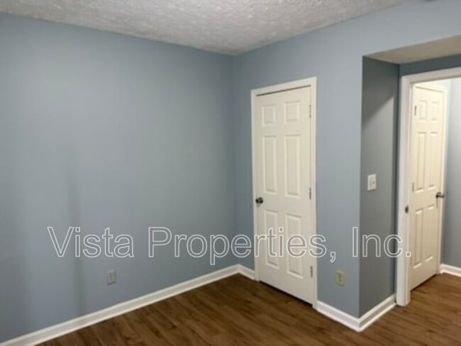 Building Photo - 1612 W Market St