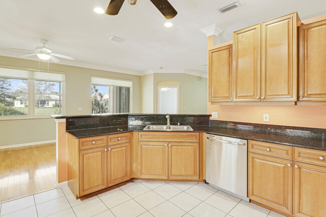 Building Photo - 595 Waverly Cir