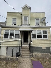 Building Photo - 36 Spruce St