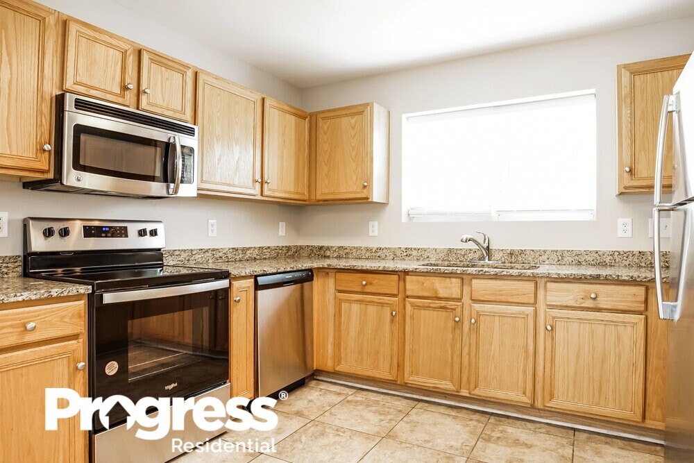 Building Photo - 2123 Craver Mdws Ct