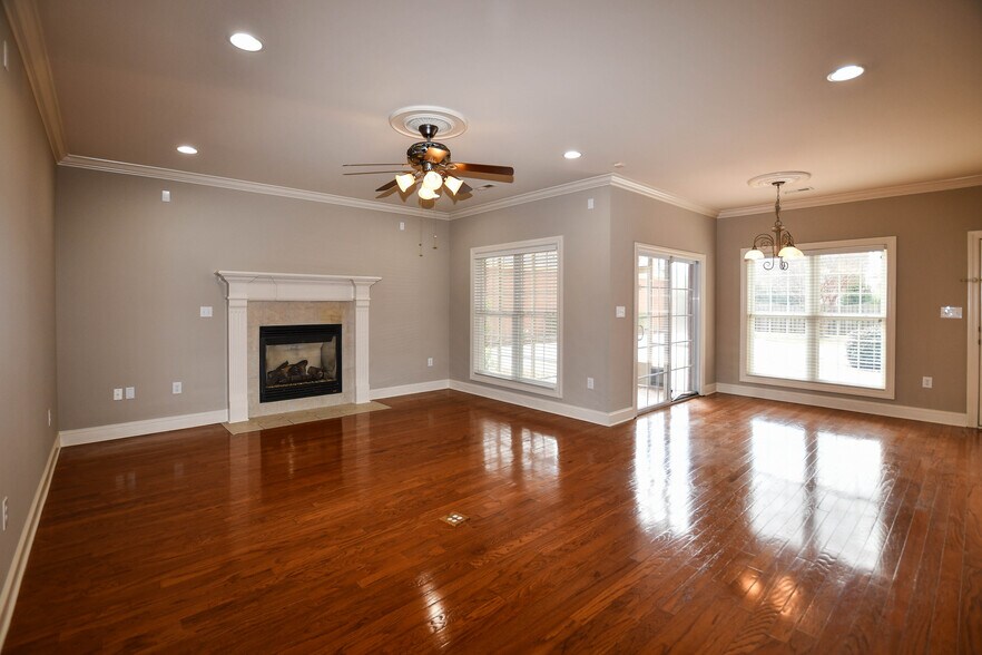 Building Photo - 260 Old Overton Dr