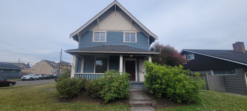 Primary Photo - 1801 Oakes Ave