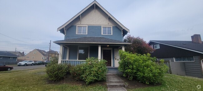 Building Photo - 1801 Oakes Ave