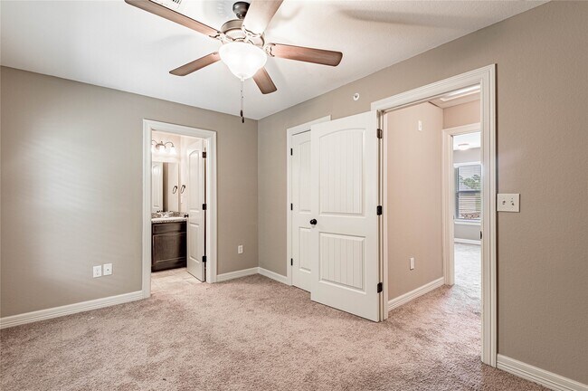 Building Photo - 2002 20th St