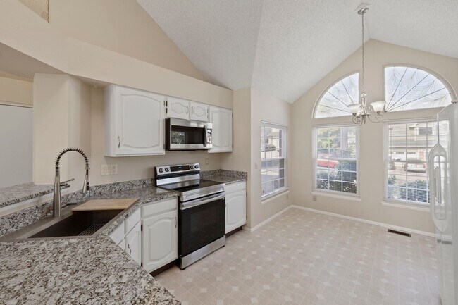Building Photo - BRIGHT & UPDATED RANCH-STYLE HOME in D-20