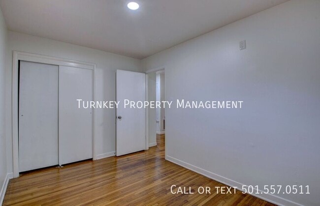 Building Photo - 4600 Lynn Ln