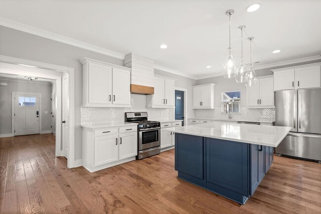 Building Photo - Former Model Home in the highly coveted Jackson Hills subdivision!