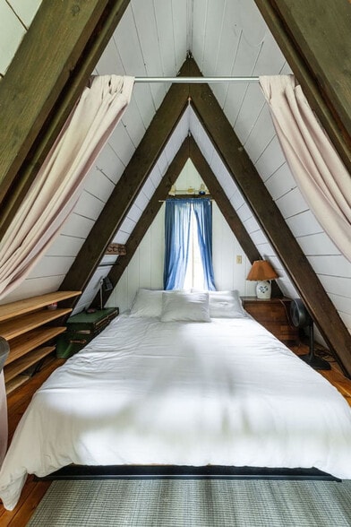 Building Photo - 614 Sanford Hollow Rd