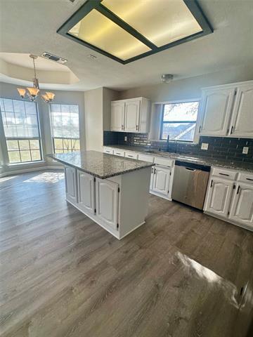 Building Photo - 127 Lori Dr