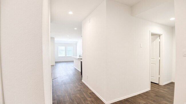 Building Photo - 21610 Violet Rdg Rd
