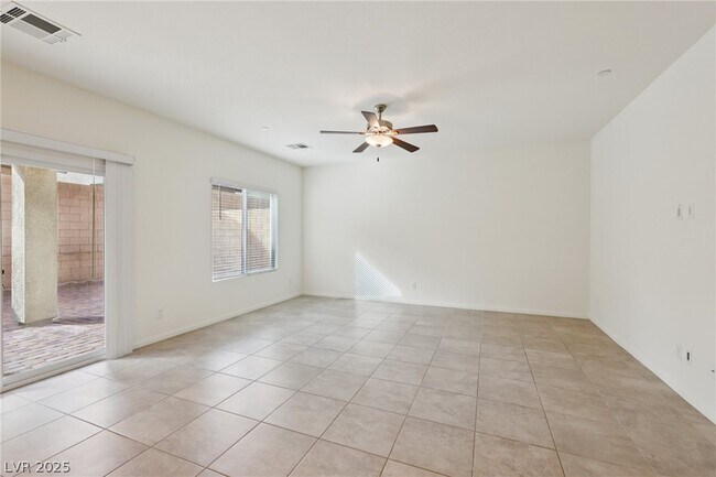 Building Photo - 10971 Meridian Flds Ave