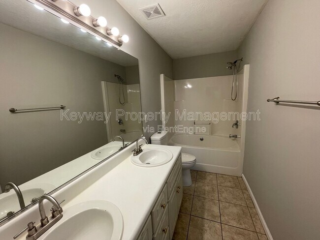 Building Photo - 445 Northrop Pl