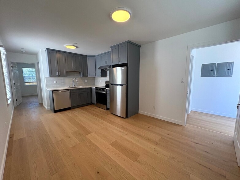 Building Photo - 1408 Shafter Ave