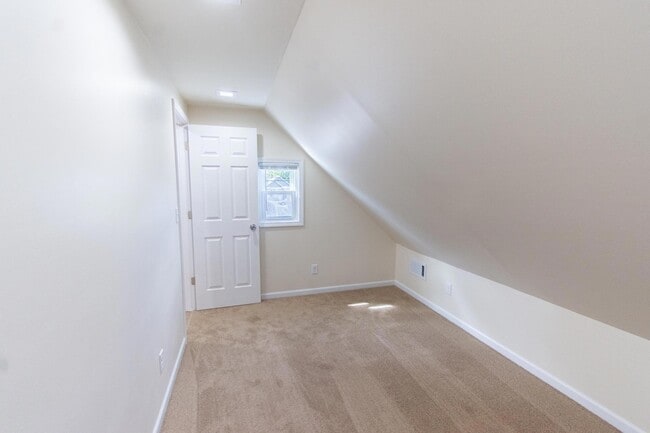 Building Photo - 7208 33rd Ave