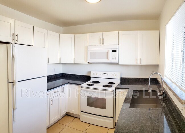 Building Photo - 1496 Joliet St