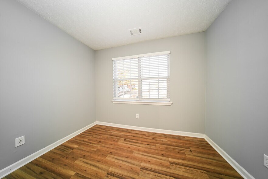 Building Photo - 1681 Graystone Dr