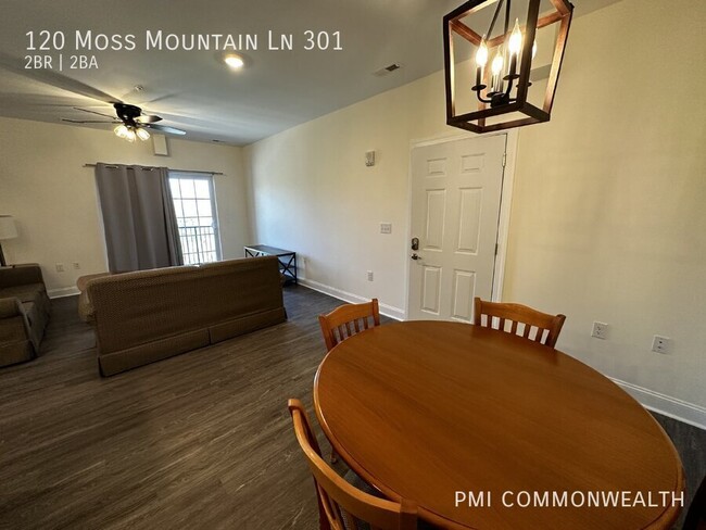 Building Photo - 2 Bed / 2 Bath Apartment (Available Now)