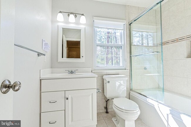 Building Photo - 9929 Hemlock Woods Ln