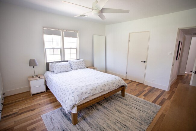 Building Photo - Charming Historic 3-Bed / 2-Bath Home Near...