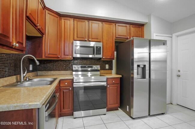 Building Photo - 10030 Huntington Forest Blvd E