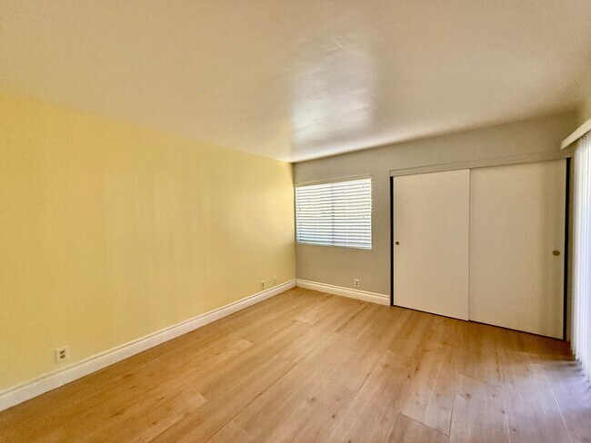 Building Photo - Riviera Gardens - LONG TERM - Unfurnished 2BR