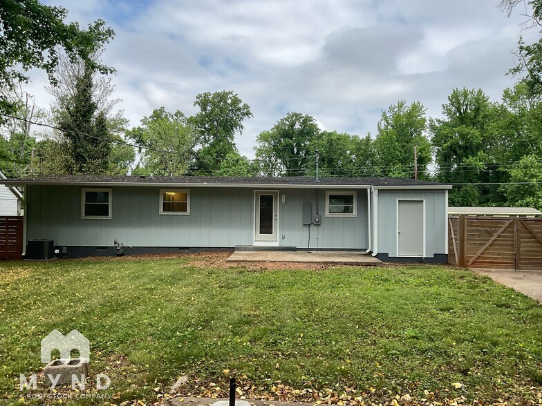 Building Photo - 3333 Sargeant Dr