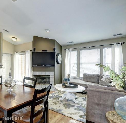 Building Photo - 3 br, 2 bath Condo - 7610 A Coachlight Lane,