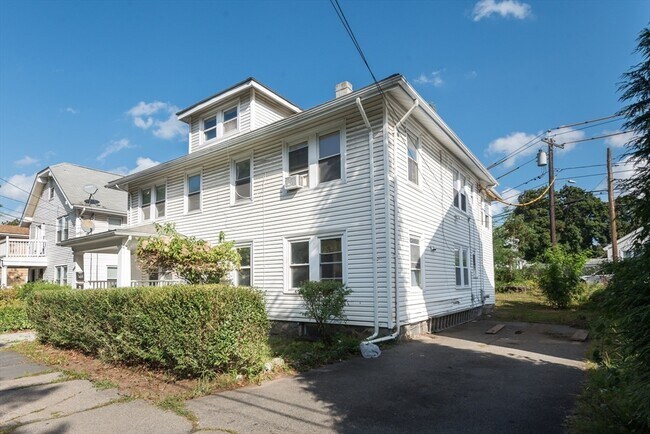 Building Photo - 112 Brush Hill Rd