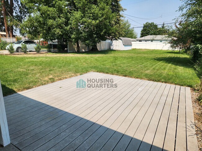 Building Photo - Come see if this is your next home! 2 bed, 1 bath, single-family home in Northwest Spokane!