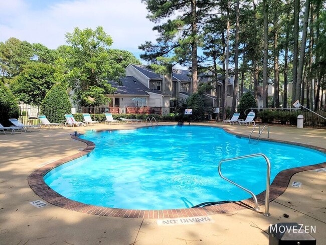 Building Photo - 5622 Darrow Dr