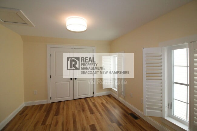 Building Photo - 33 Columbia St