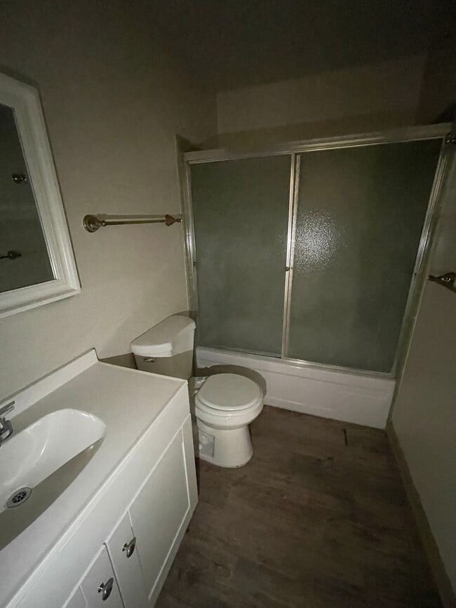 Building Photo - 291 W Alexander Ave