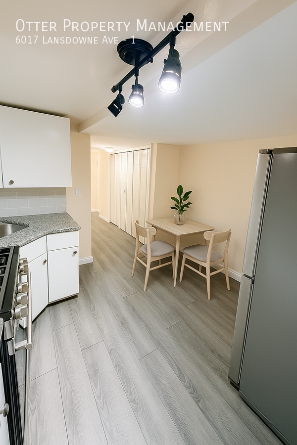 Building Photo - 6017 Lansdowne Ave