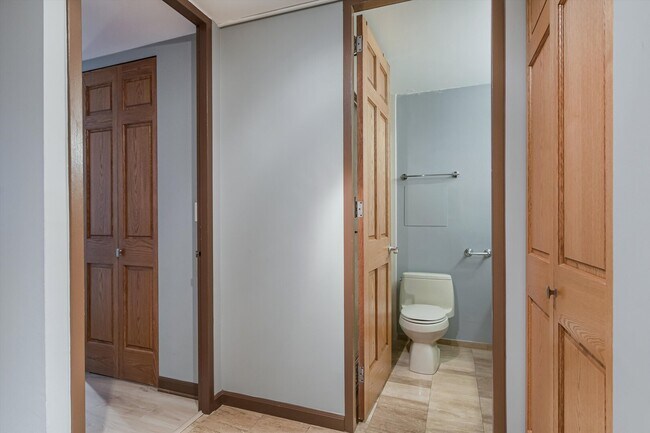 Building Photo - 233 E Erie St