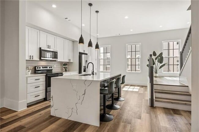 Building Photo - 3165 Dogwood Dr